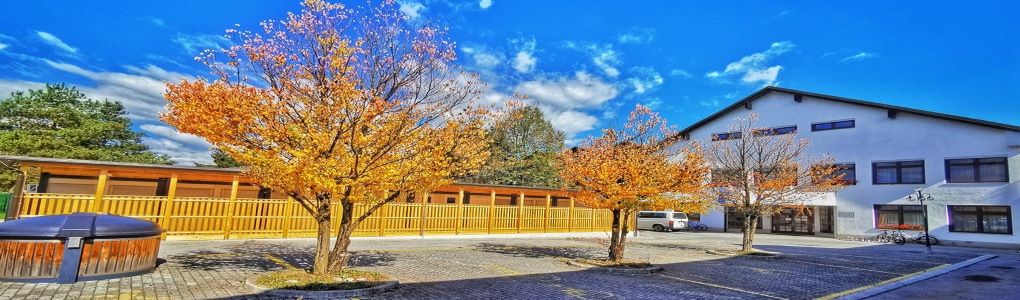 OTROCI VESELO ODKORAKALI V NOV DEL VRTCA